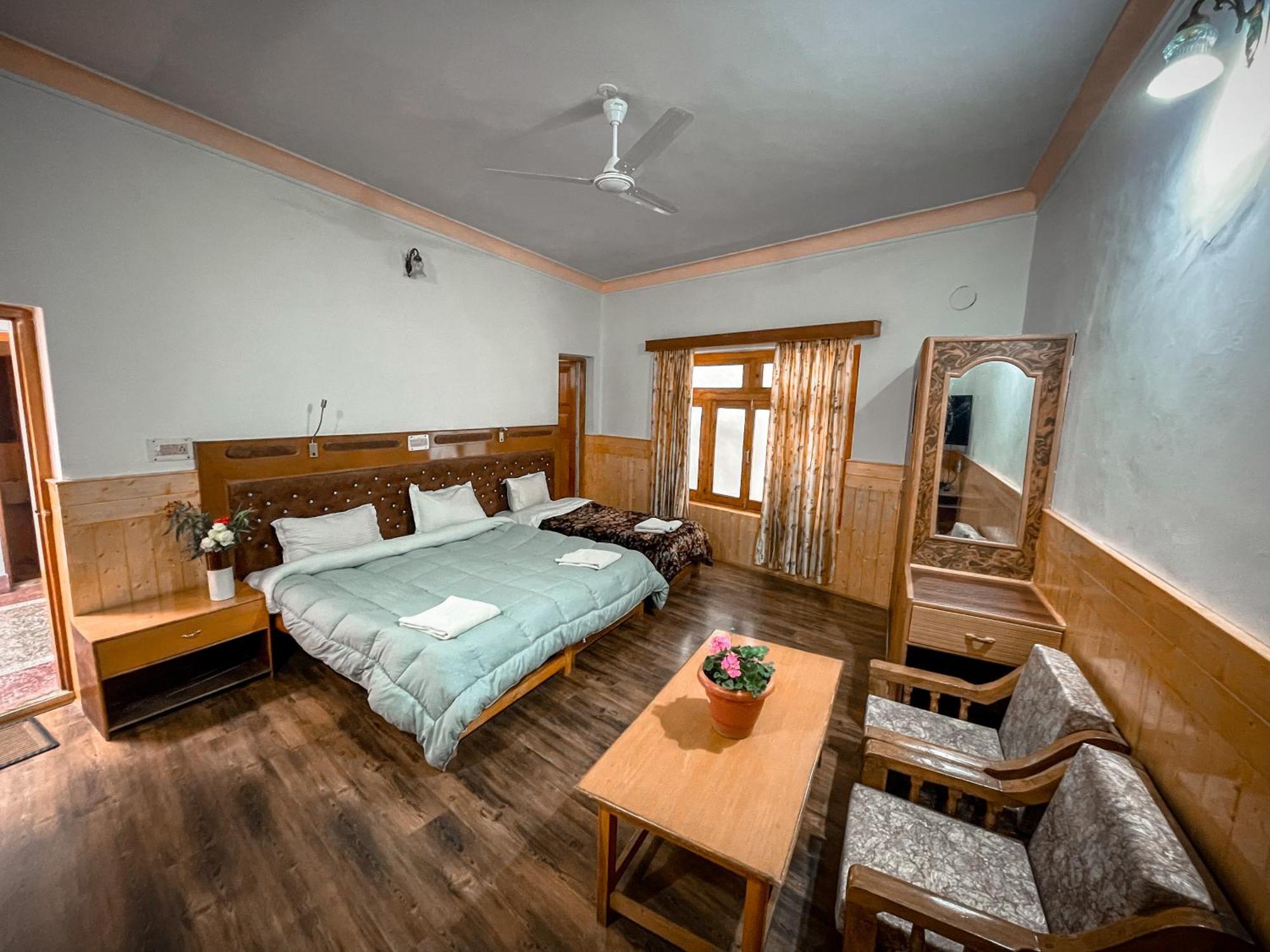 Hotel Shaynam ليه المظهر الخارجي الصورة