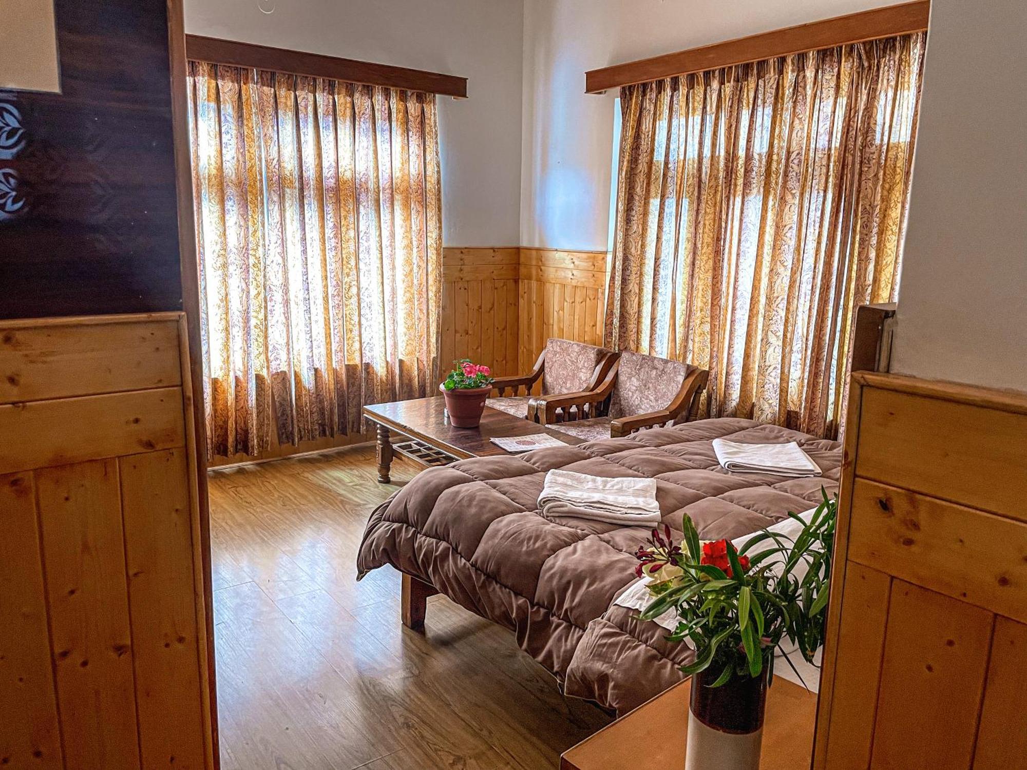 Hotel Shaynam ليه المظهر الخارجي الصورة